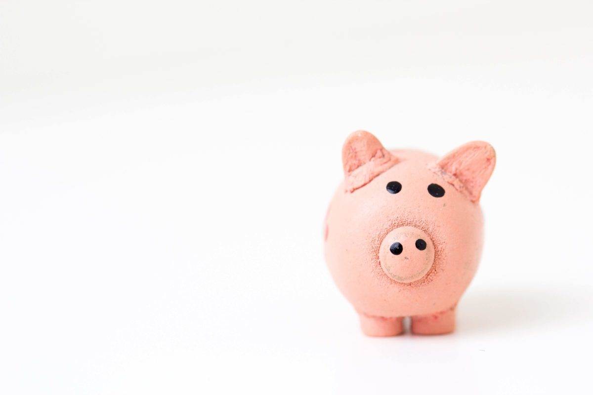 Image of a piggy bank representing partial payments with Invoice Simple