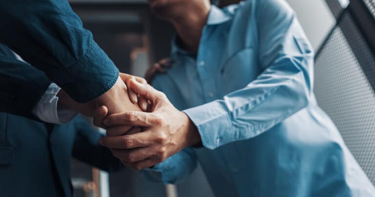 Building Positive Customer Relationships: Tips and Examples 